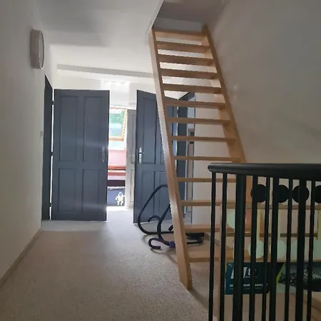 Eda Domek alpejski *